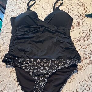 SO Black Floral Women's Swimsuit Size XXL